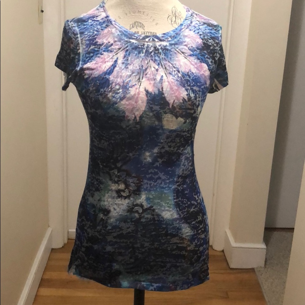 Mossimo cap sleeve tee. Gorgeous blues & purples